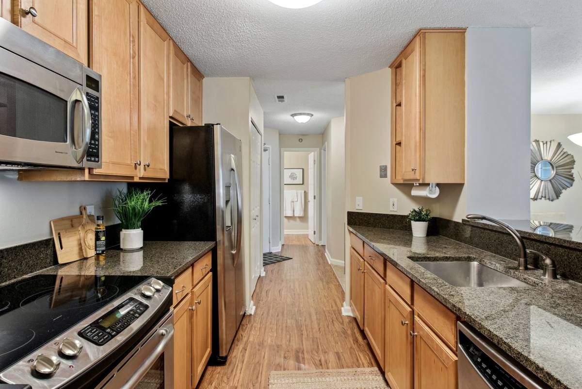 Apartment for rent at 6100 Chasewood Parkway, Hopkins, MN 55343