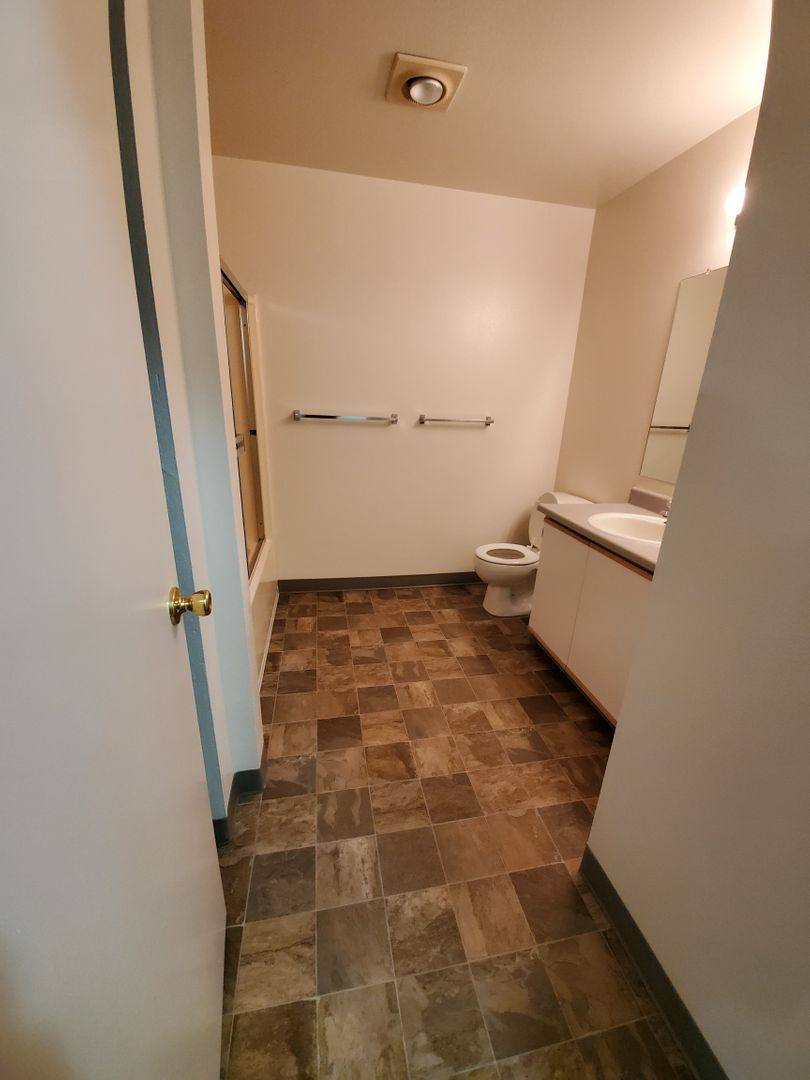 Apartment for rent at 29840 Willow Creek Rd, Eugene, OR 97402