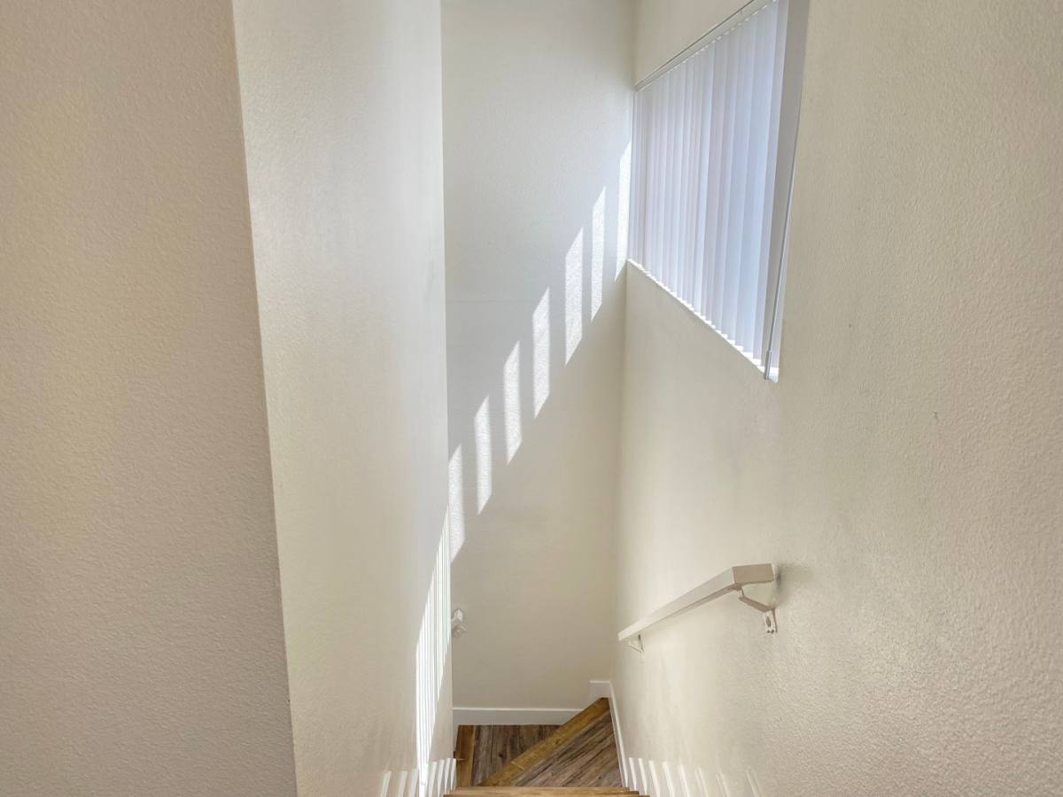 Apartment for rent at 2500 Abbot Kinney Blvd, Venice, CA 90291