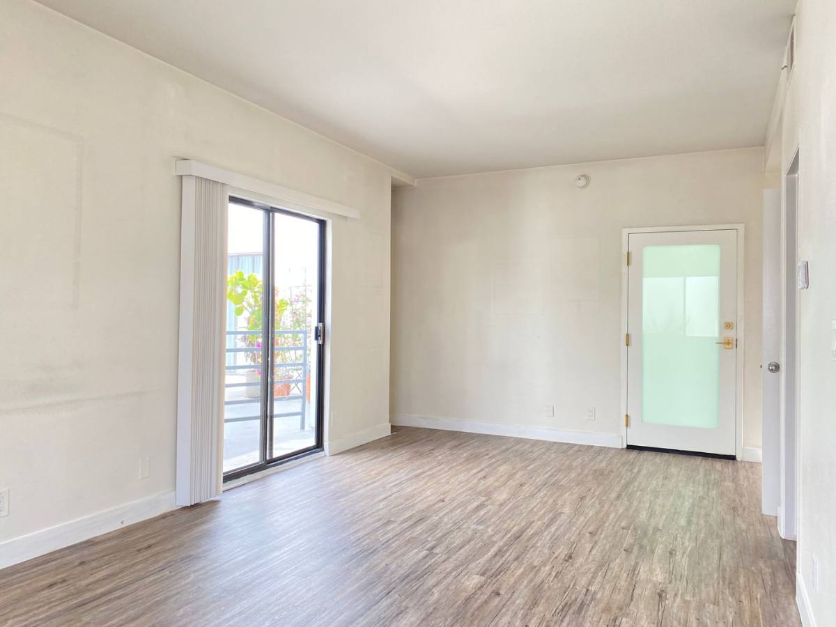Apartment for rent at 2500 Abbot Kinney Blvd, Venice, CA 90291