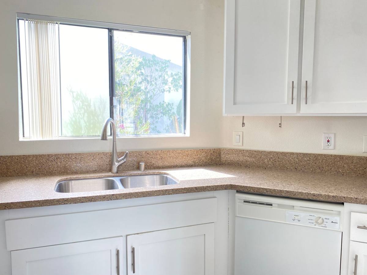 Apartment for rent at 2500 Abbot Kinney Blvd, Venice, CA 90291