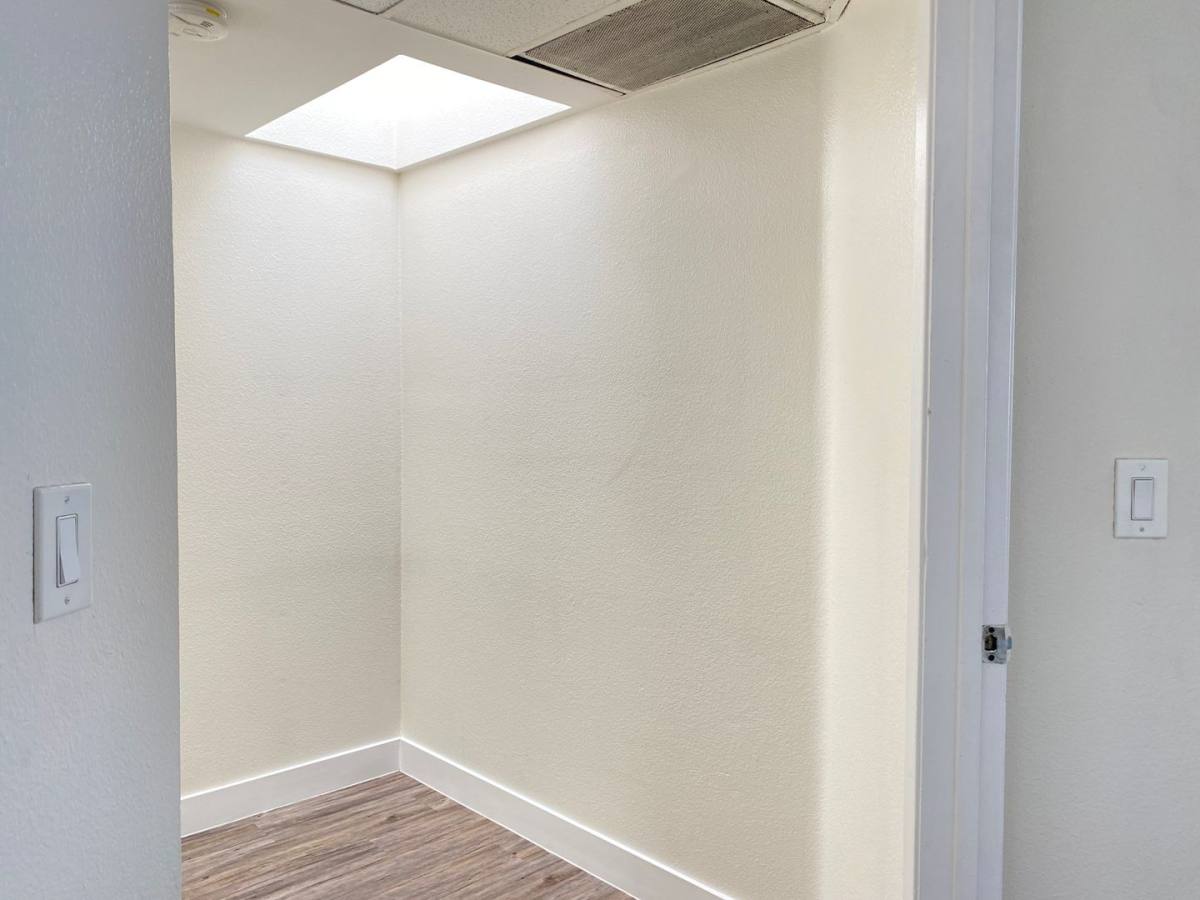 Apartment for rent at 2500 Abbot Kinney Blvd, Venice, CA 90291