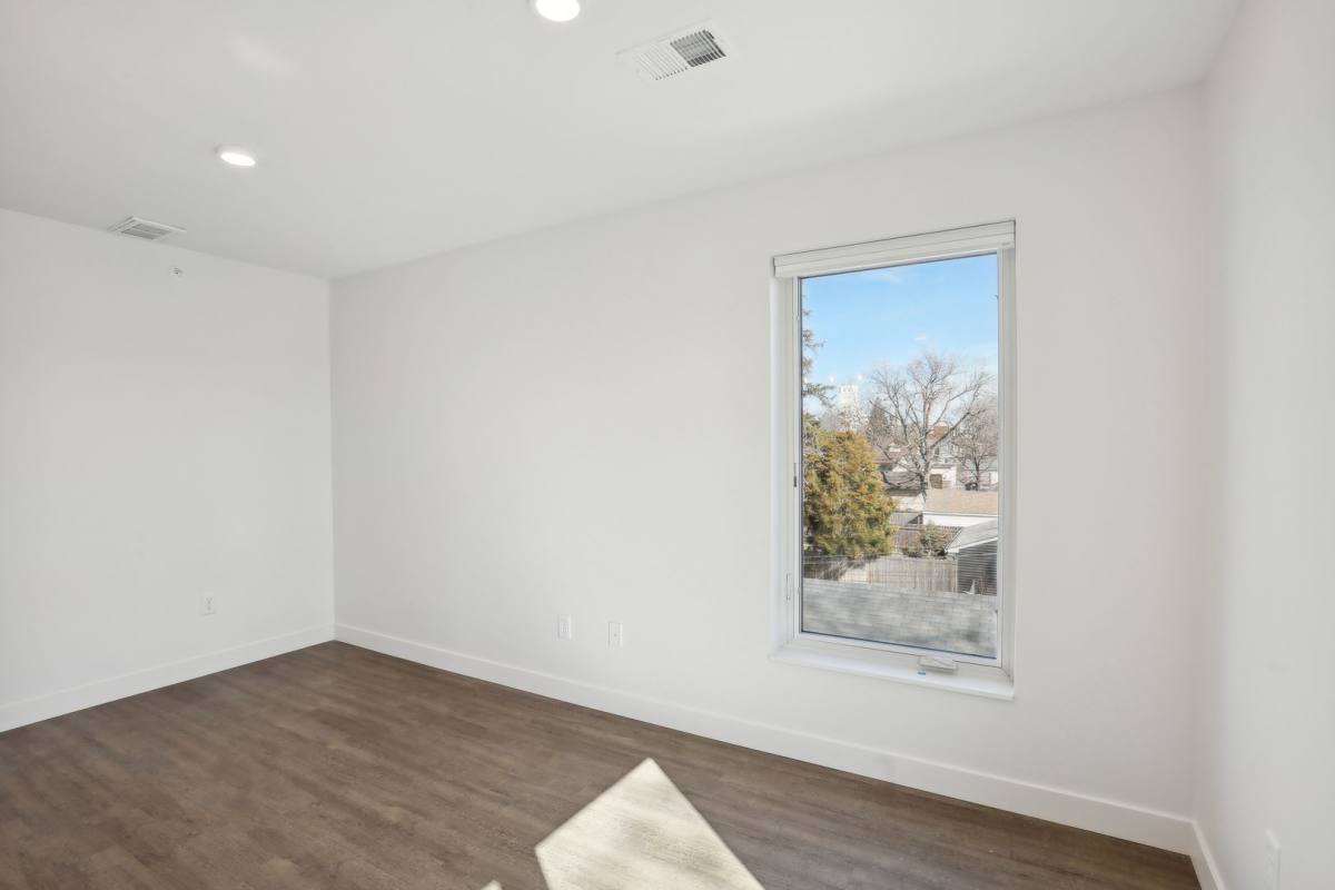 Apartment for rent at 633 Van Buren St NE, Minneapolis, MN 55413