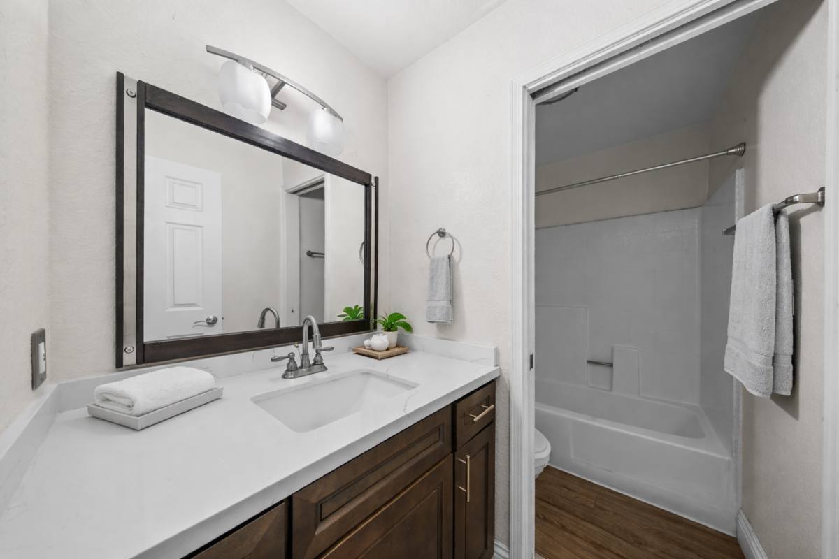 Apartment for rent at 1190 Newport Ave, Long Beach, CA 90804