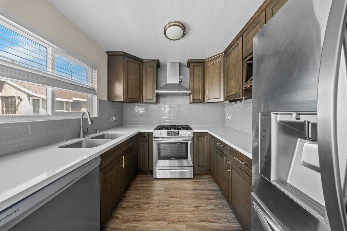 Apartment for rent at 1190 Newport Ave, Long Beach, CA 90804