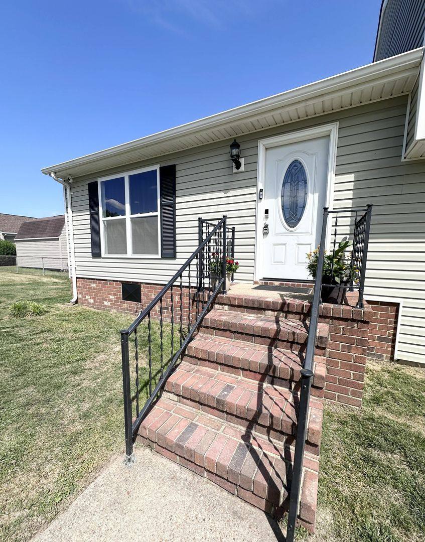 House for rent at 509 Bowling Green Court, Chesapeake, VA 23320