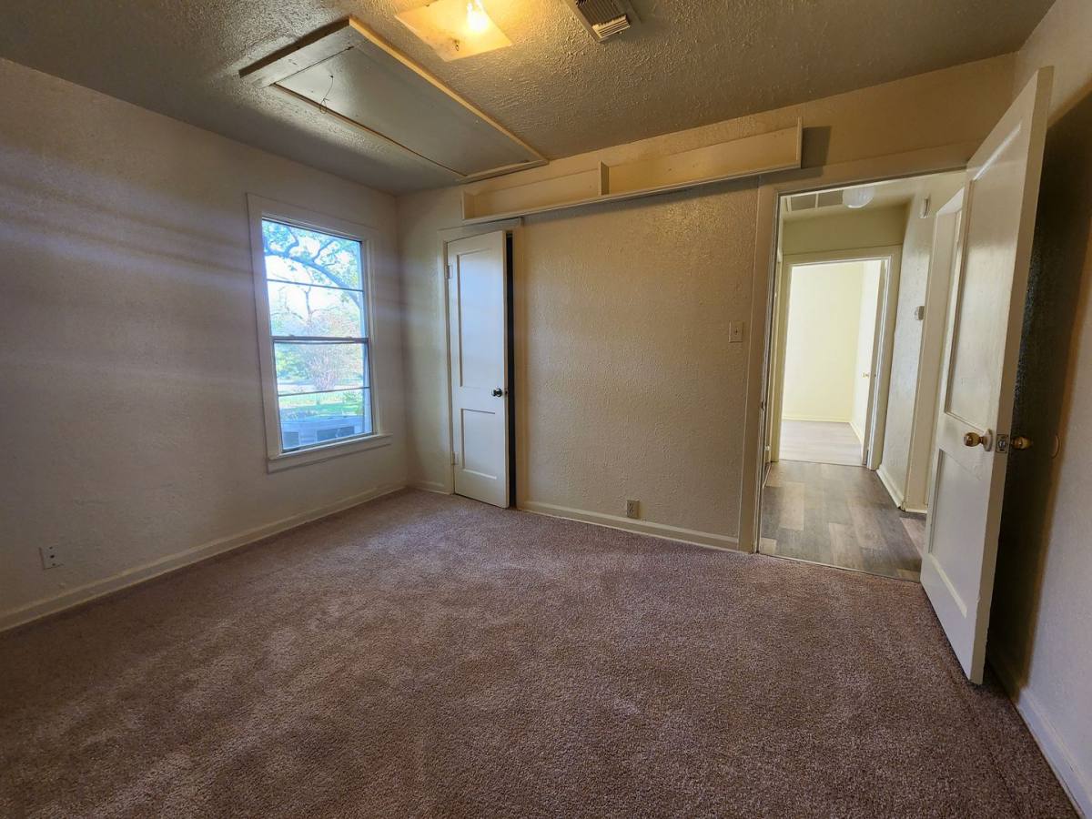 Apartment for rent at 1516 Lindsey St, Denton, TX 76205