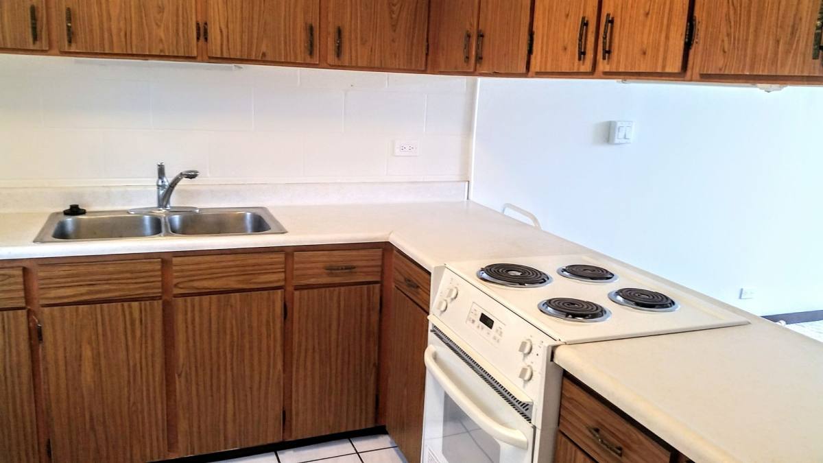 Apartment for rent at 5122 Likini St, Honolulu, HI 96818