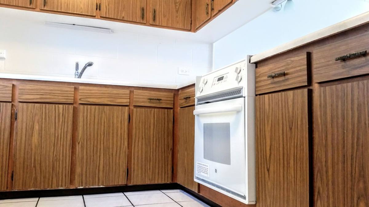 Apartment for rent at 5122 Likini St, Honolulu, HI 96818