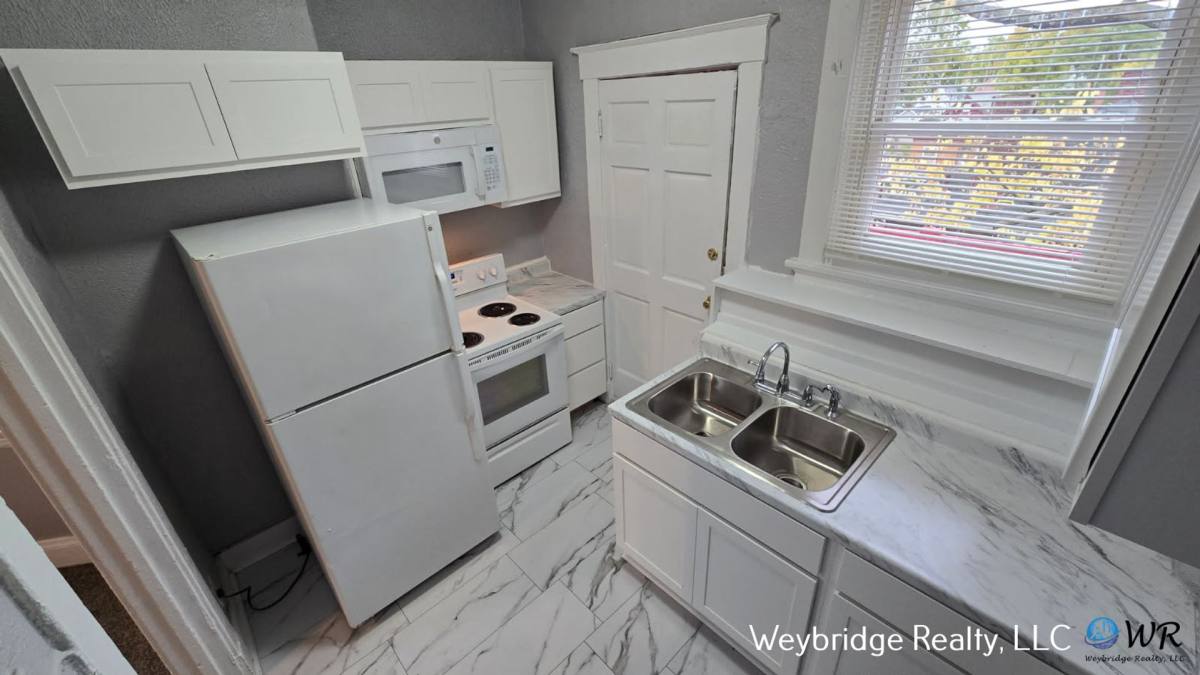 Apartment for rent at 3209 Gilbert Ave, Cincinnati, OH 45207
