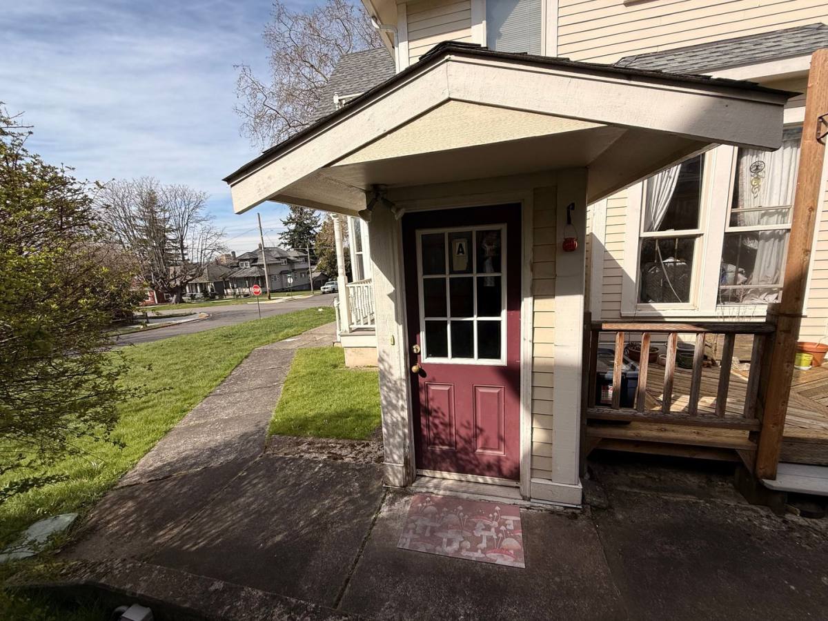 Apartment for rent at 1348 Franklin St, Bellingham, WA 98225