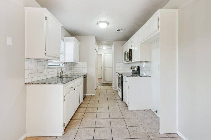 House for rent at 12225 SW 14th St, Yukon, OK 73099