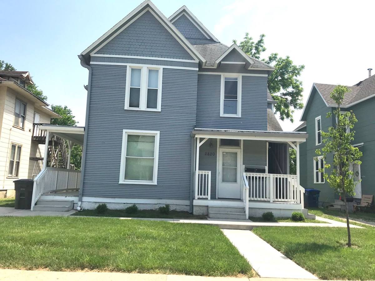 Apartment for rent at 2820 Cottage Grove, Des Moines, IA 50311