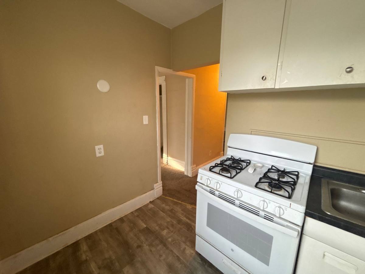Apartment for rent at 2820 Cottage Grove, Des Moines, IA 50311