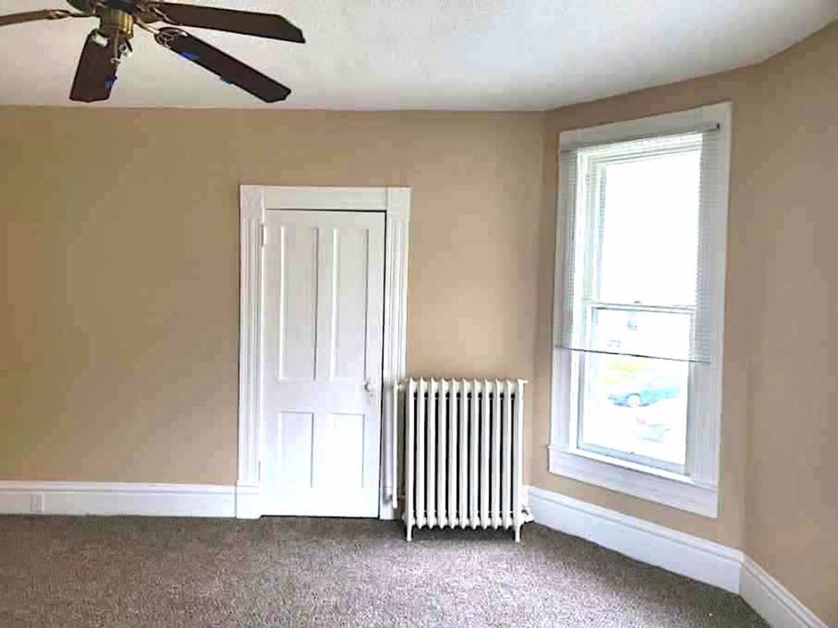Apartment for rent at 2820 Cottage Grove, Des Moines, IA 50311