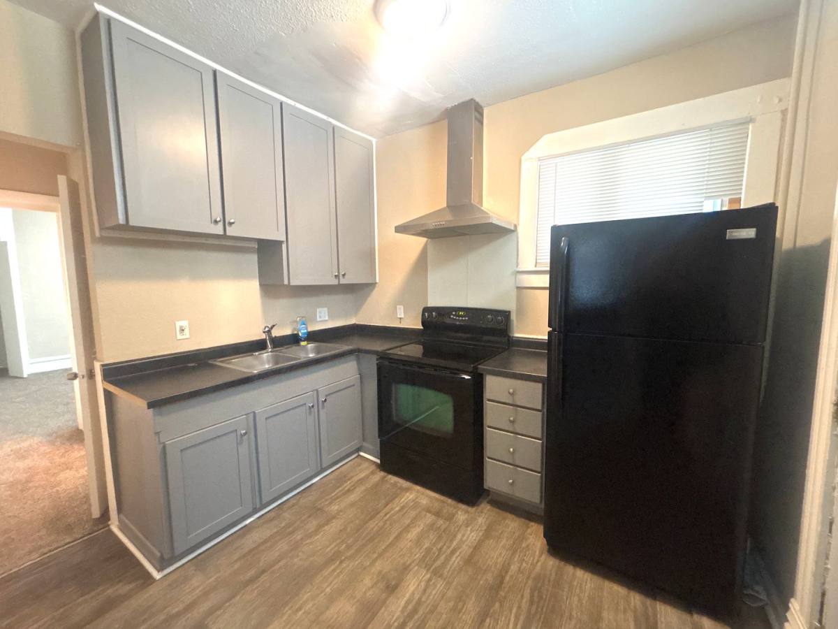 Apartment for rent at 2820 Cottage Grove, Des Moines, IA 50311