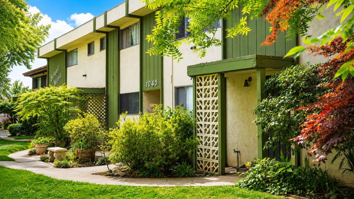 Apartment for rent at 1045 Esplanade, Chico, CA 95926
