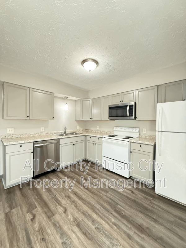Apartment for rent at 3120 Creekwood Dr, Nashville, TN 37207