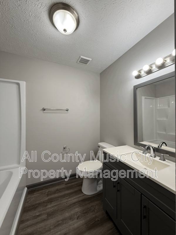 Apartment for rent at 3120 Creekwood Dr, Nashville, TN 37207