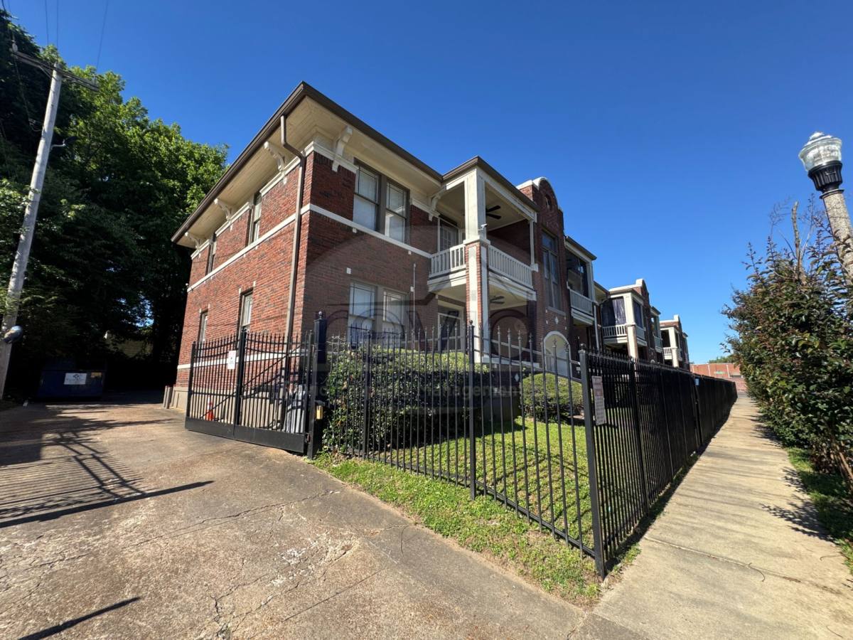 Apartment for rent at 1353 Vance, Memphis, TN 38104