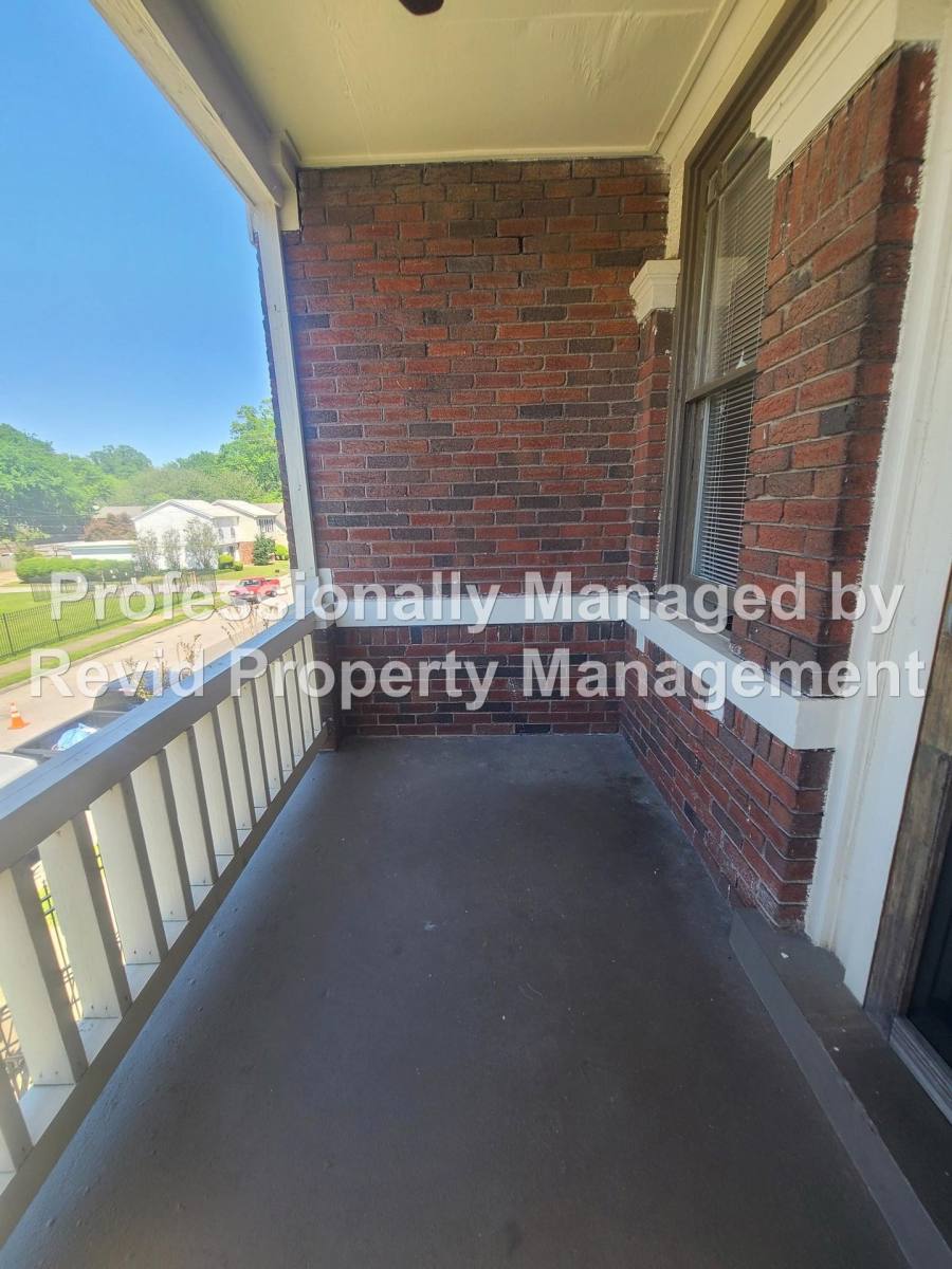 Apartment for rent at 1353 Vance, Memphis, TN 38104