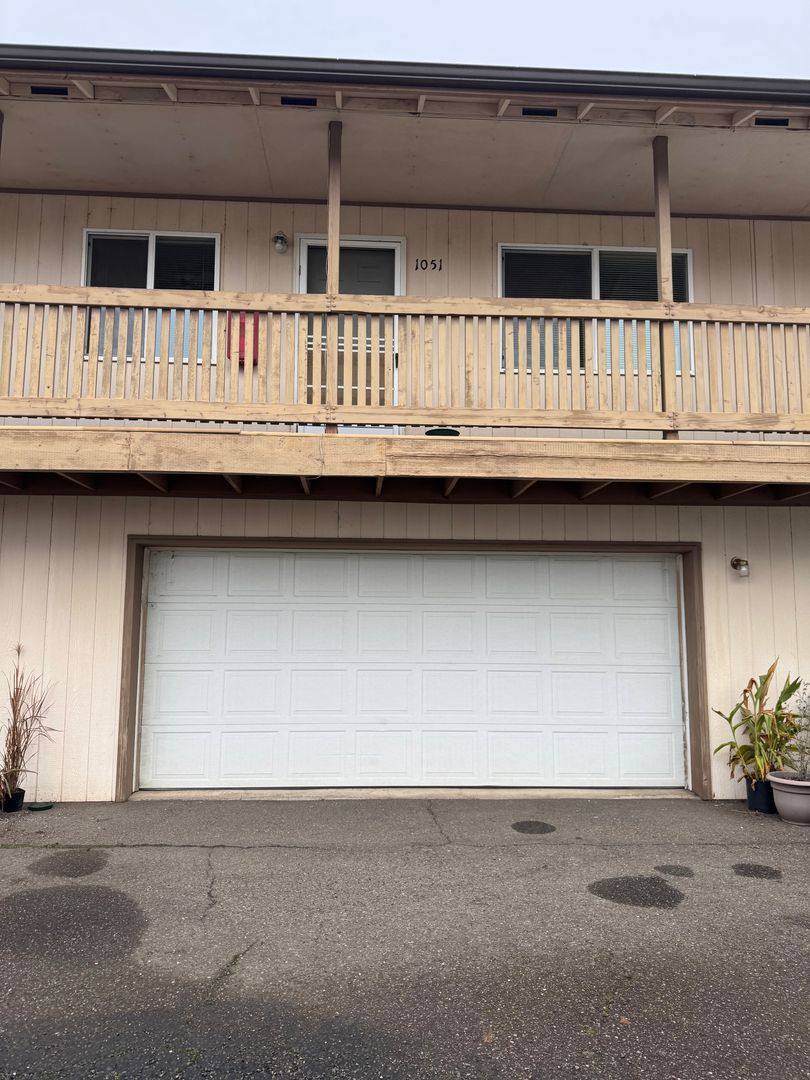 Apartment for rent at 1049 W Lookingglass Rd, Roseburg, OR 97471