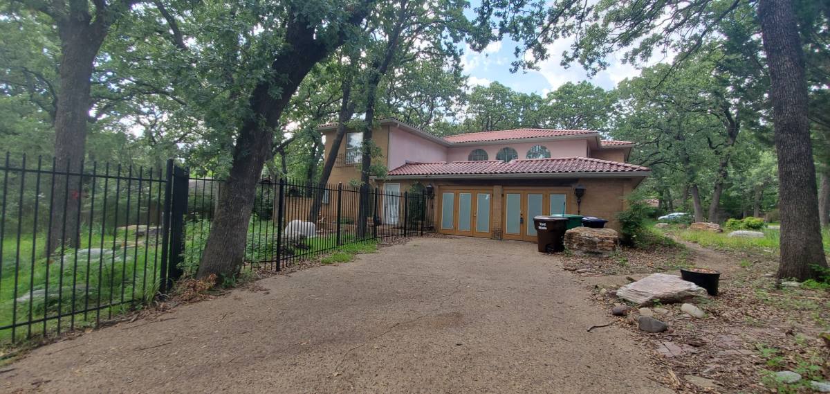 Apartment for rent at 1815 Greenwood Dr, Denton, TX 76209