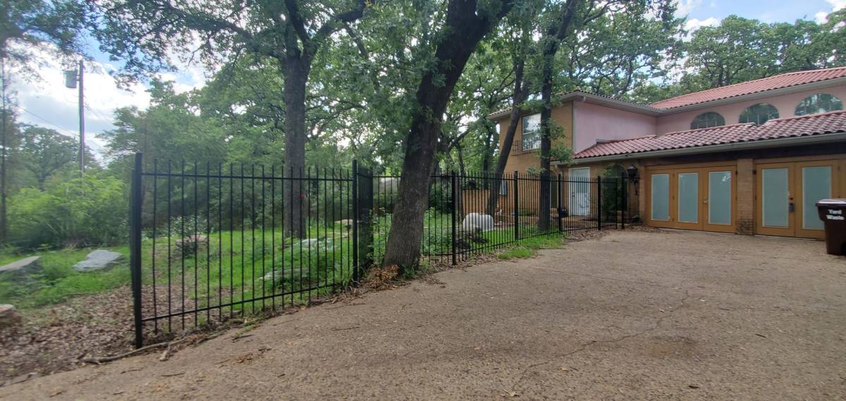 Apartment for rent at 1815 Greenwood Dr, Denton, TX 76209