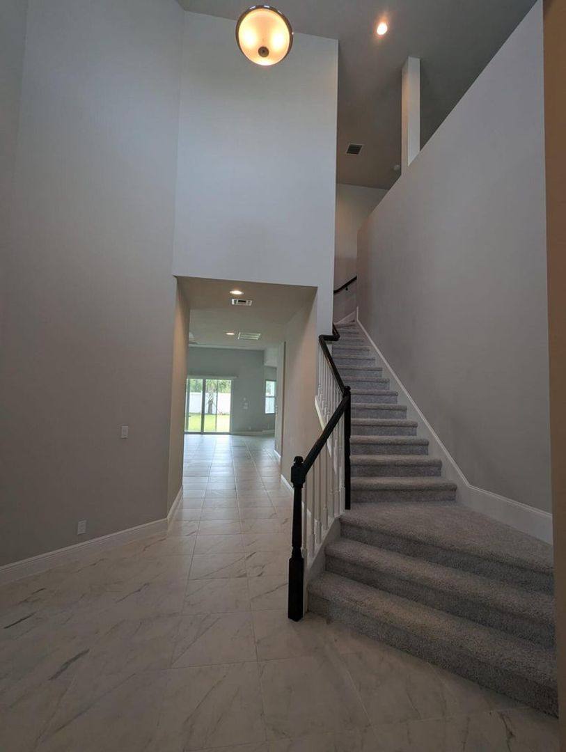 House for rent at 9292 Crestview Circle, West Palm Beach, FL 33412