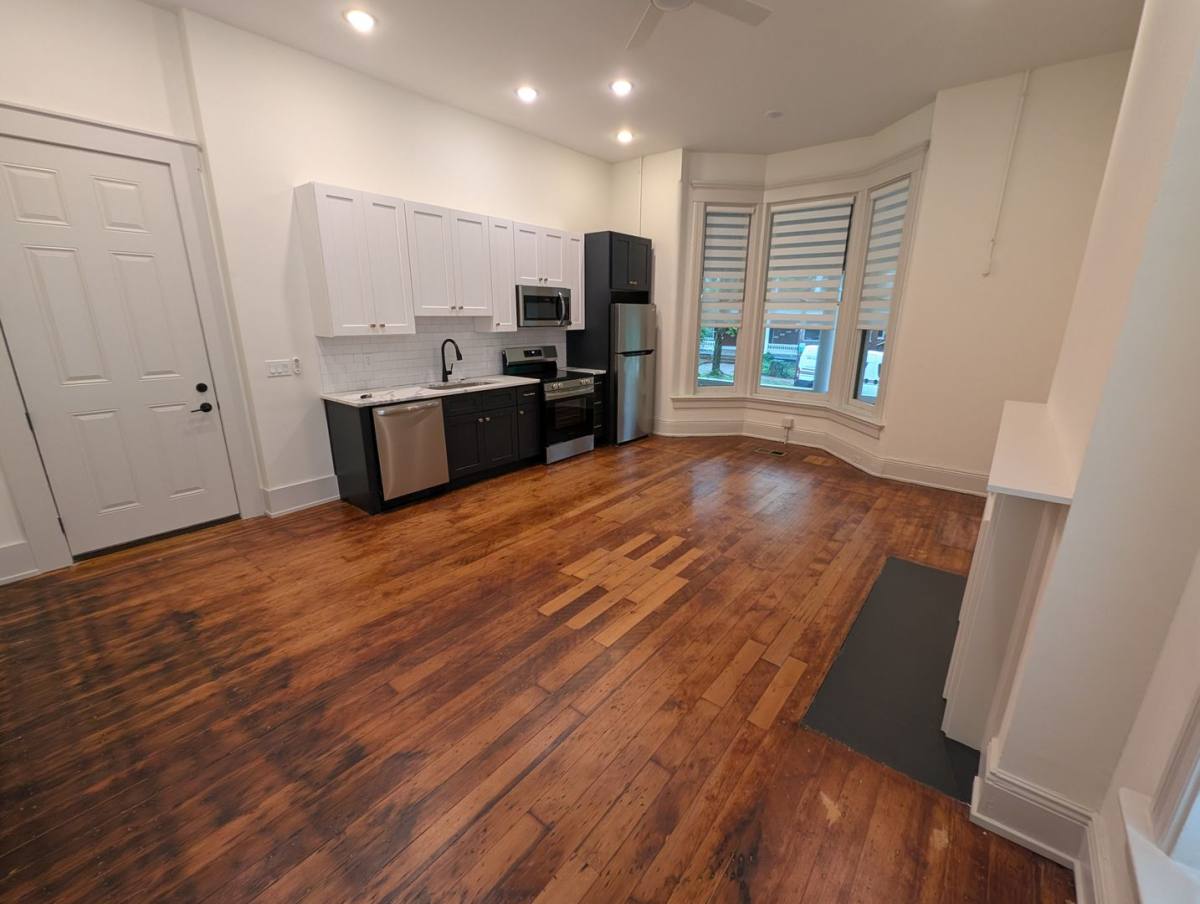 Apartment for rent at 521 Garrard St, Covington, KY 41011