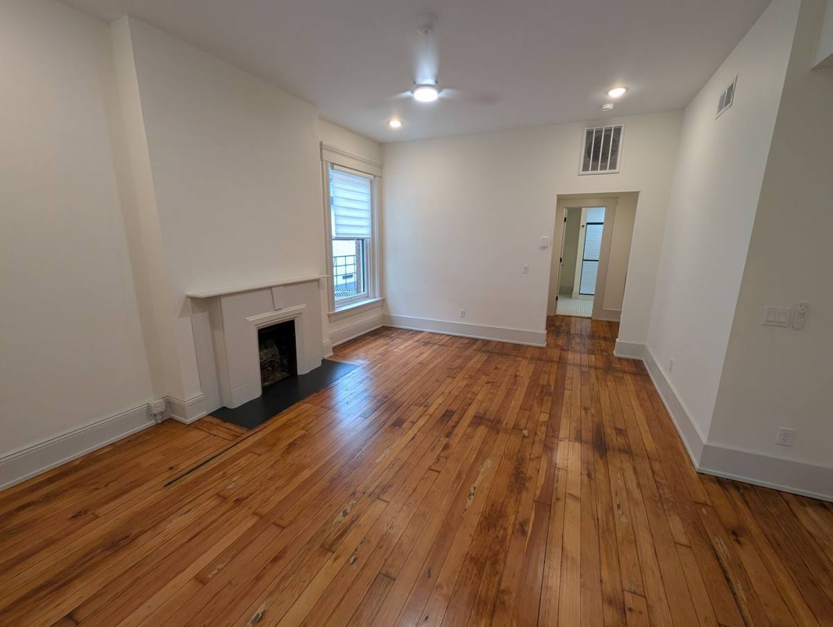 Apartment for rent at 521 Garrard St, Covington, KY 41011