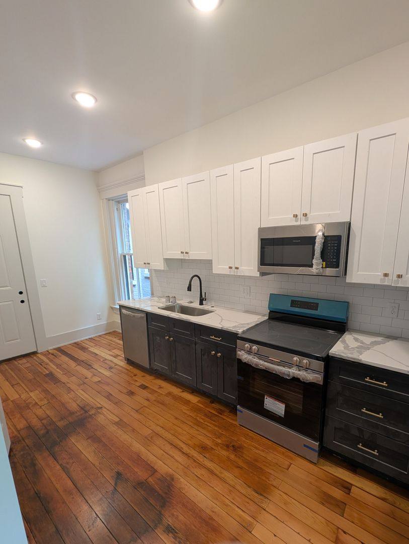 Apartment for rent at 521 Garrard St, Covington, KY 41011