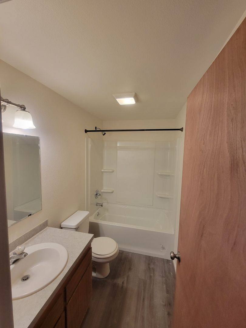 Apartment for rent at 701 N 1st St, Mount Vernon, WA 98273