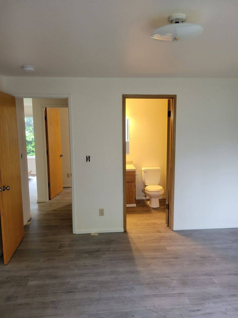 Apartment for rent at 701 N 1st St, Mount Vernon, WA 98273
