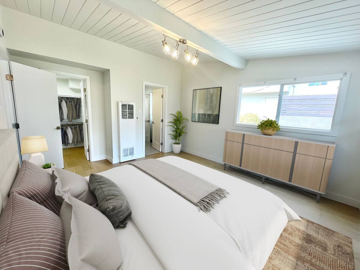 Apartment for rent at 1437 9th St, Santa Monica, CA 90401