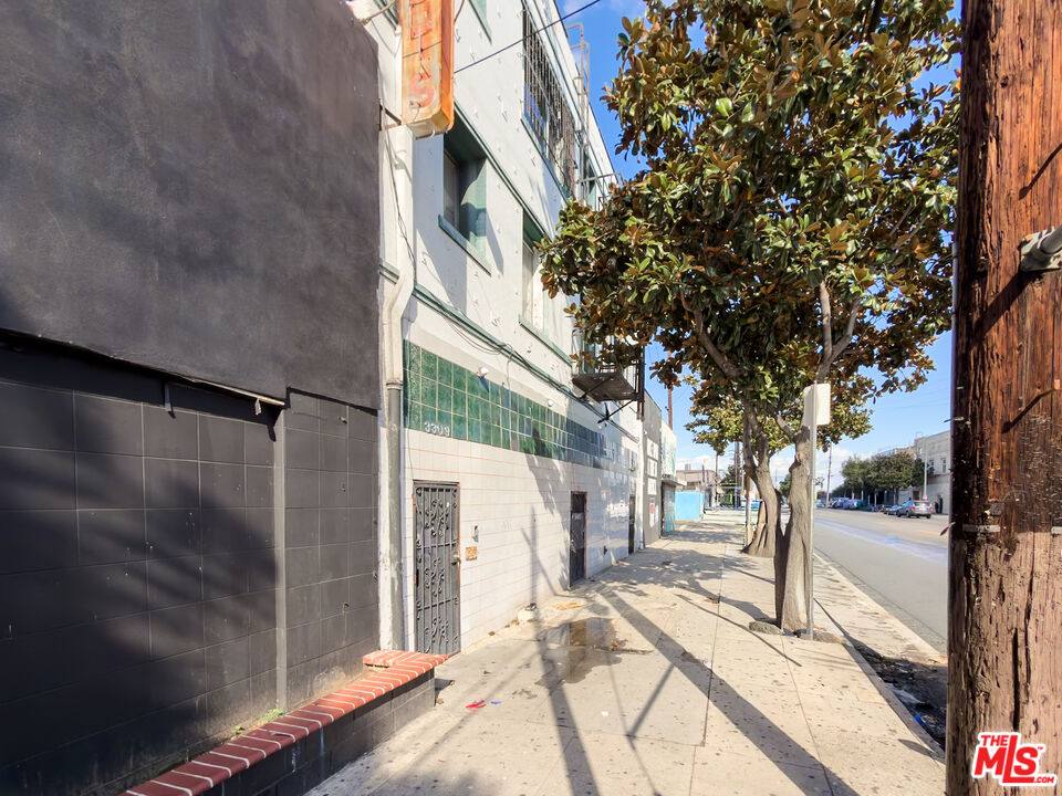 House for rent at 3309 Main St, Los Angeles, CA 90007