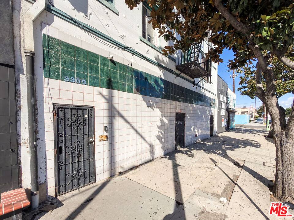 House for rent at 3309 Main St, Los Angeles, CA 90007
