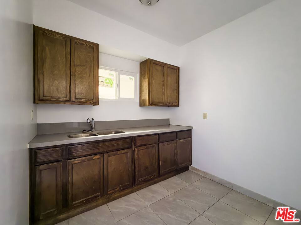 House for rent at 3309 Main St, Los Angeles, CA 90007