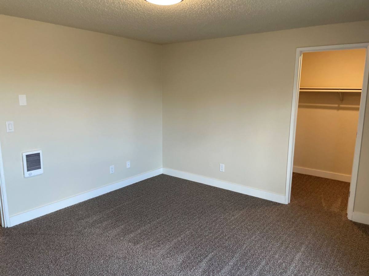 Apartment for rent at 1725-1731 Salishan St SE, Salem, OR 97302