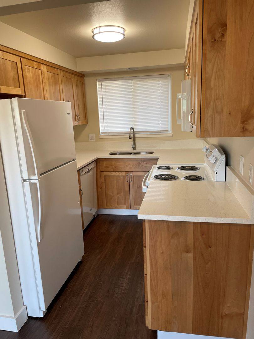 Apartment for rent at 1725-1731 Salishan St SE, Salem, OR 97302