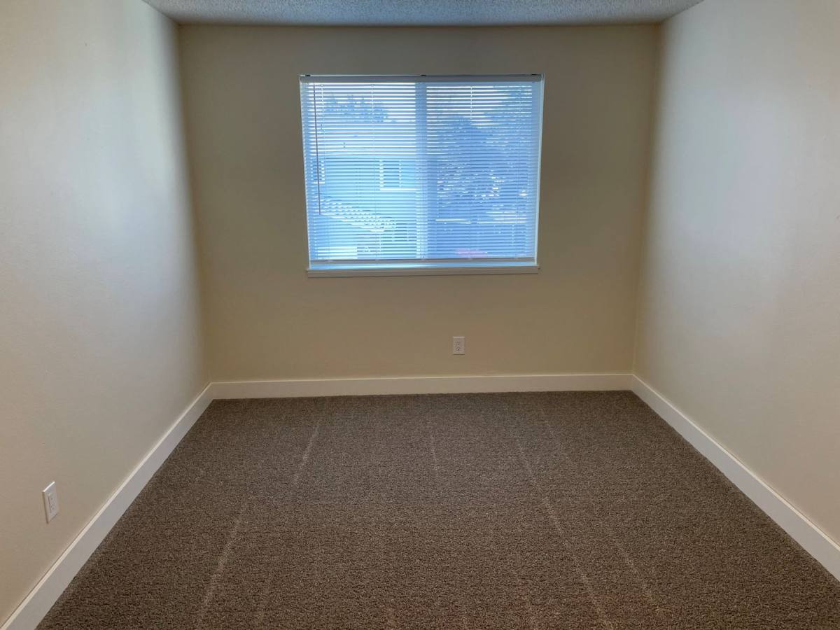 Apartment for rent at 1725-1731 Salishan St SE, Salem, OR 97302