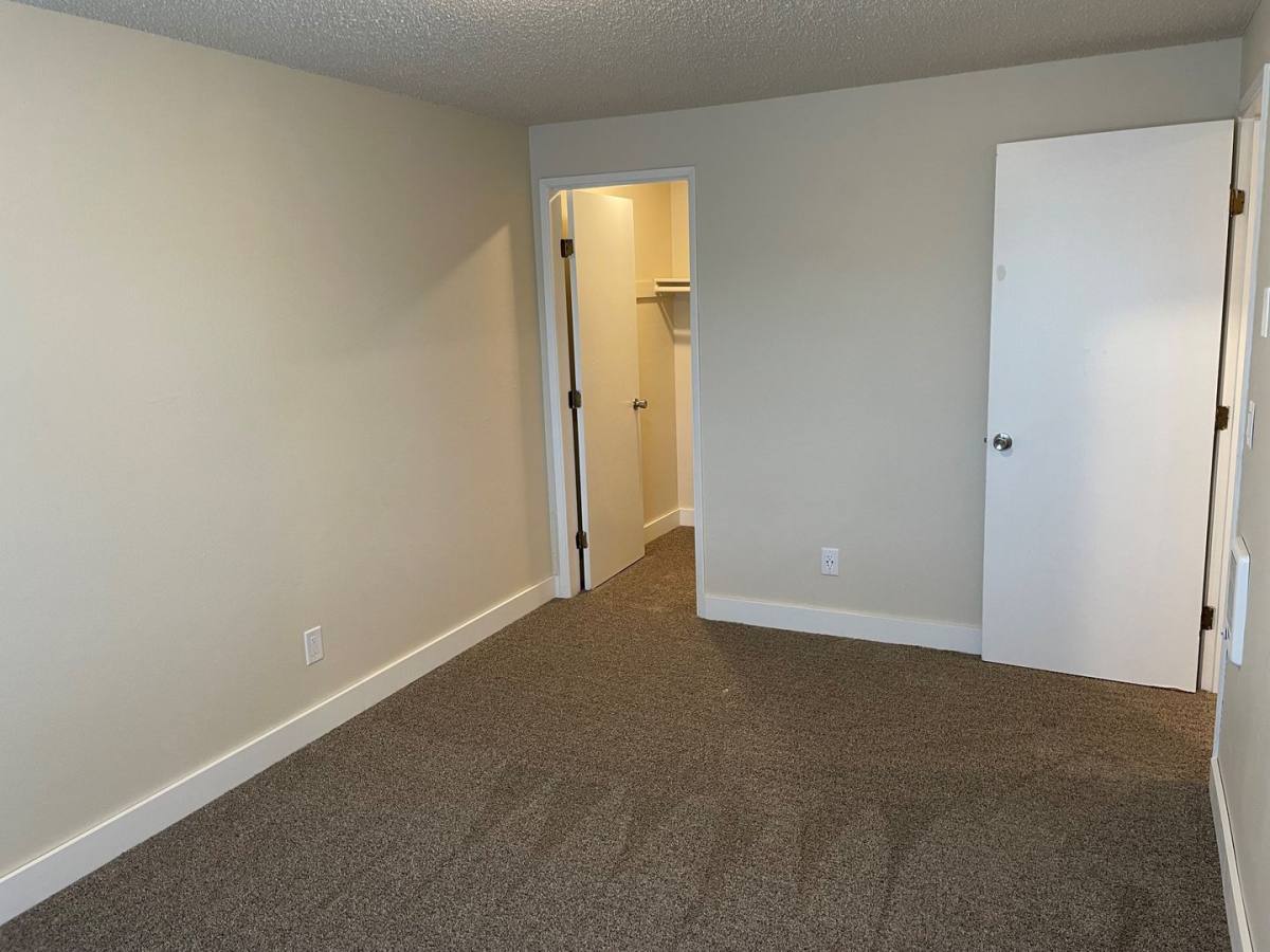 Apartment for rent at 1725-1731 Salishan St SE, Salem, OR 97302