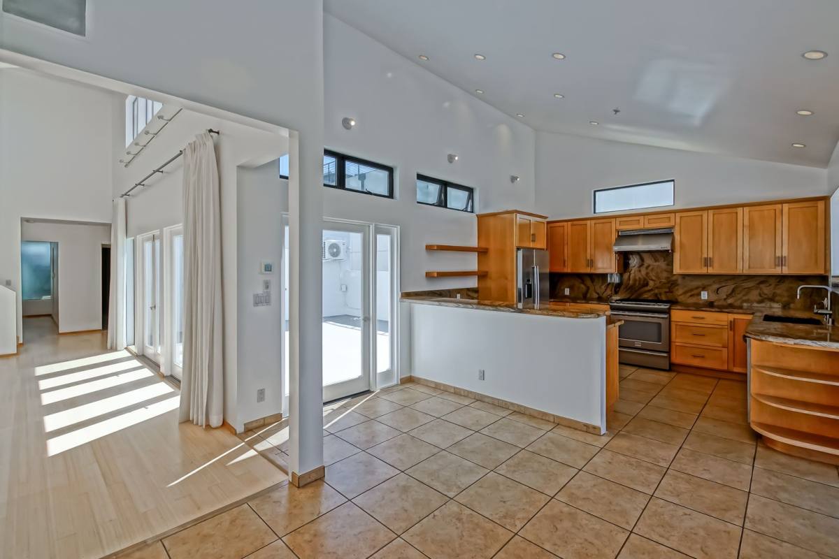 House for rent at 522 Grand Blvd, Venice, CA 90291