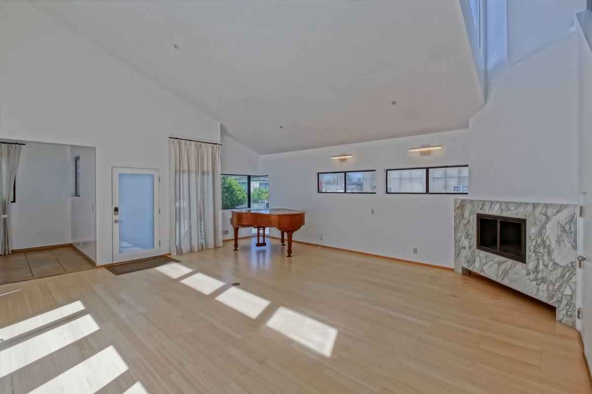 House for rent at 522 Grand Blvd, Venice, CA 90291