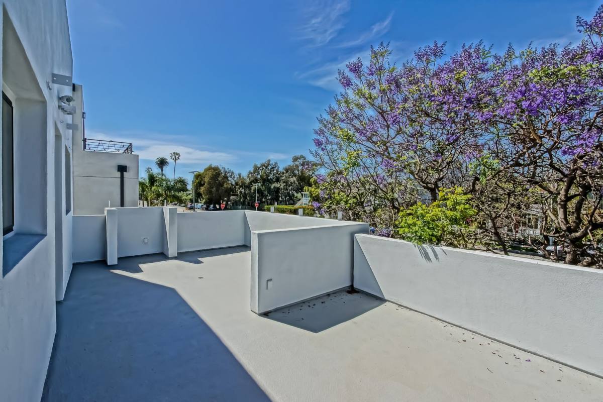 House for rent at 522 Grand Blvd, Venice, CA 90291