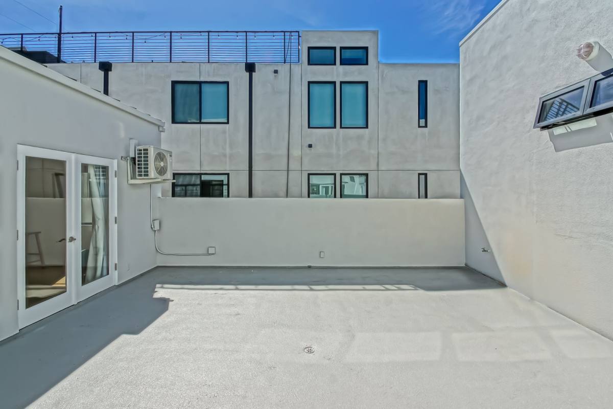 House for rent at 522 Grand Blvd, Venice, CA 90291