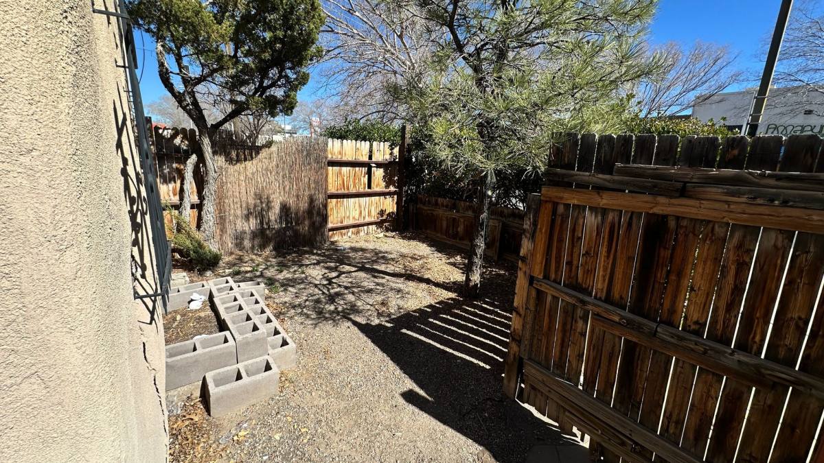 Apartment for rent at 135-141 Yale 2135-2139 Silver, Albuquerque, NM 87106