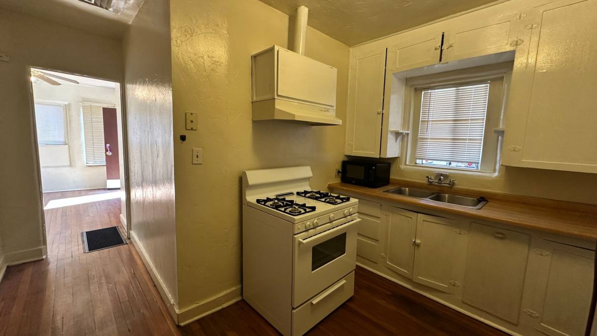 Apartment for rent at 135-141 Yale 2135-2139 Silver, Albuquerque, NM 87106