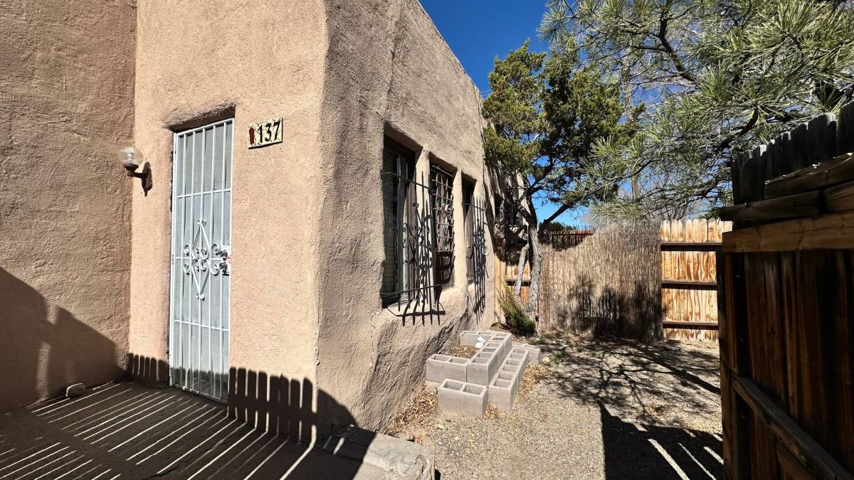 Apartment for rent at 135-141 Yale 2135-2139 Silver, Albuquerque, NM 87106