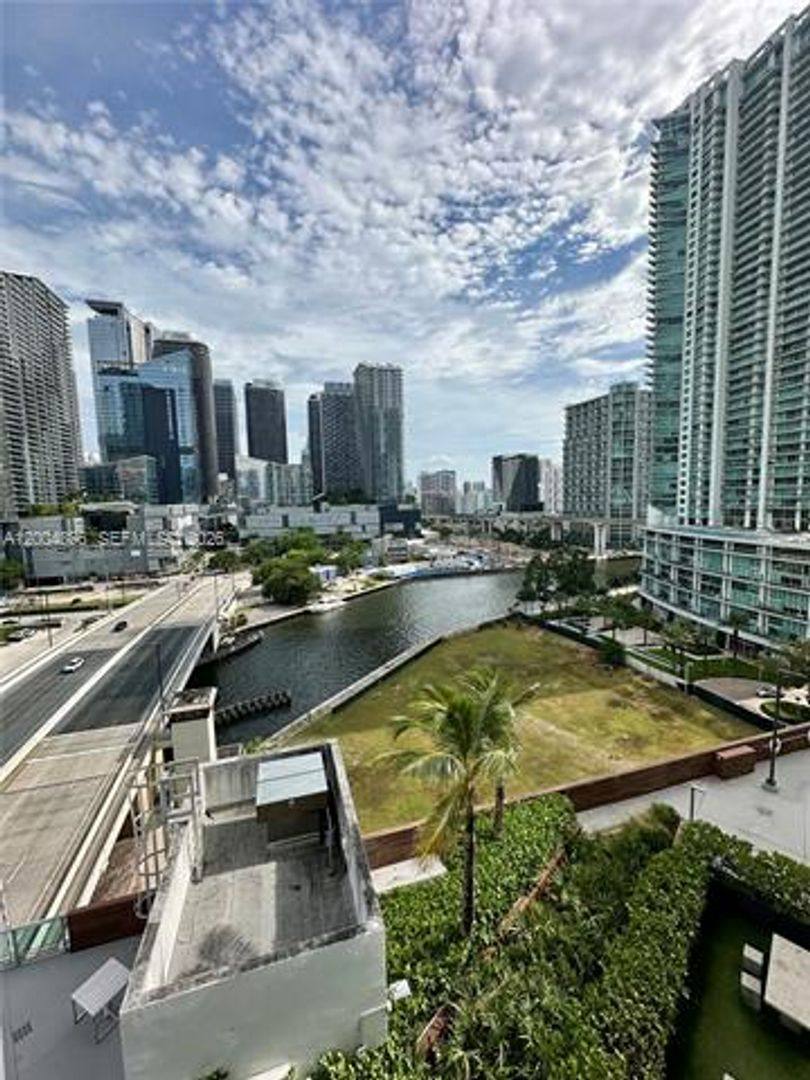Apartment for rent at 350 S Miami Ave, Miami, FL 33130